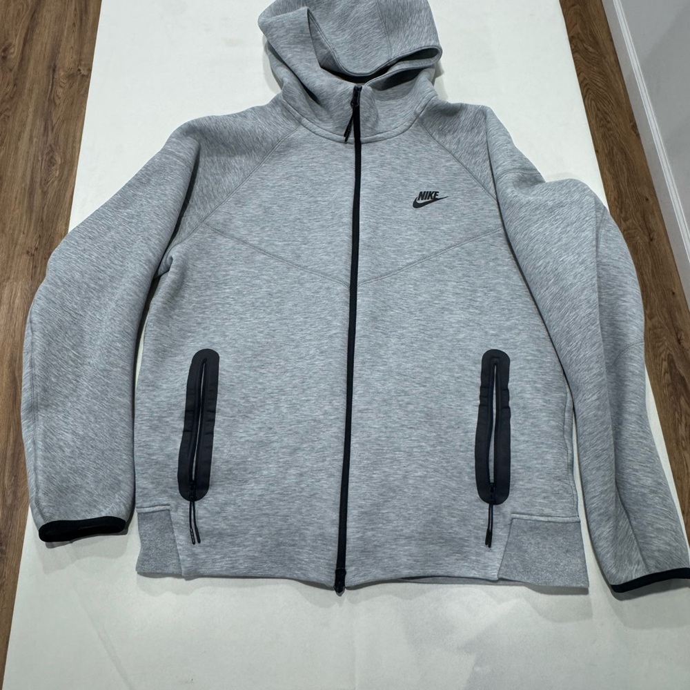 Nike Tech Gray Fleece Full-Zip Hoodie Men’s Size L